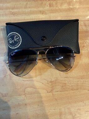 Ray-Ban Gold Aviator Sunglasses